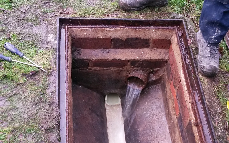 drain lining being repaired